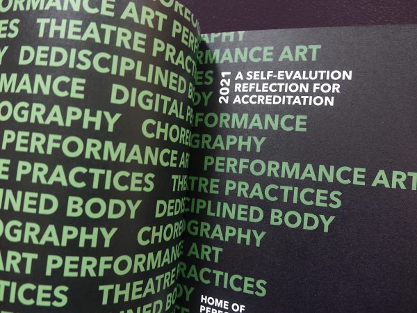 Cut-Throughs: Ecologies of Intra-Action, Blick ins Buch