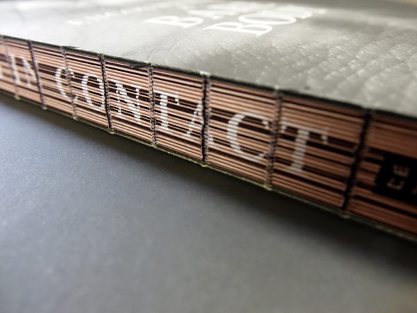 Being in Contact – Encountering a Bare Body, Buchrücken